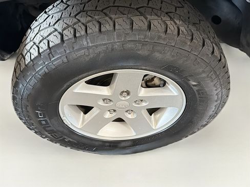 Used 2017 Jeep Wrangler Unlimited Sport w/ Quick Order Package 24S AWD/4WD image 11