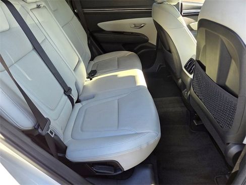 Used 2022 Hyundai Tucson Limited image 15