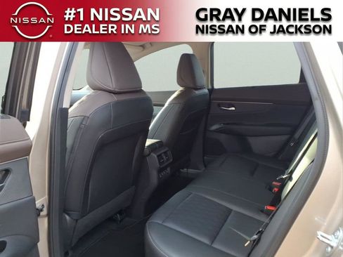 Certified 2025 Nissan Murano Platinum w/ Cargo Package image 27
