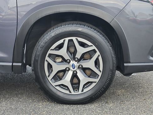 Used 2023 Subaru Forester Premium AWD/4WD image 8