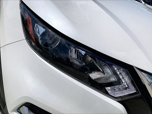 Used 2022 Nissan Rogue Sport SL AWD/4WD image 34