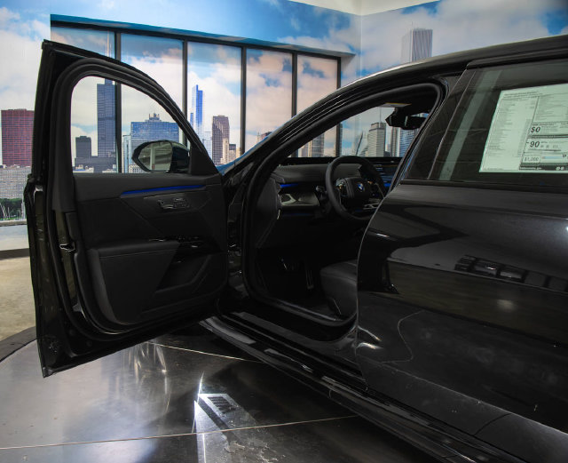 Used 2027 BMW i7 xDrive50 w/ M Sport Package AWD/4WD image 11