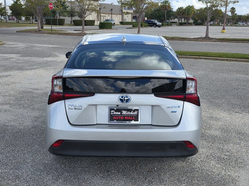 Used 2022 Toyota Prius L Eco FWD image 3