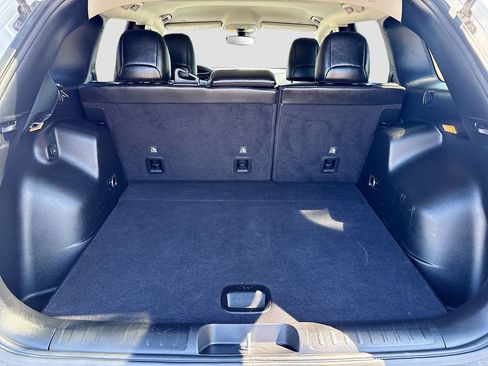 Used 2021 Jeep Cherokee Trailhawk image 24