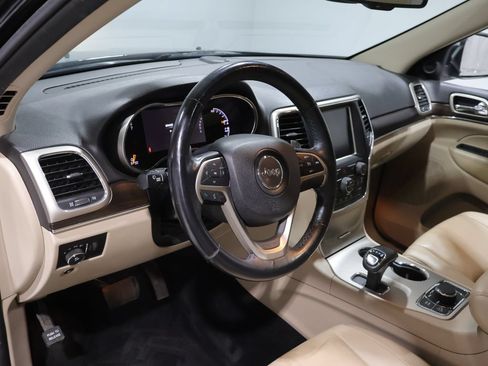 Used 2014 Jeep Grand Cherokee Limited w/ Trailer Tow Group IV AWD/4WD image 17