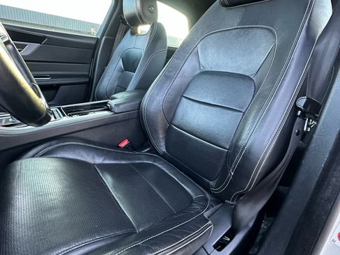 Used 2016 Jaguar XF R-Sport image 23
