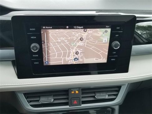 New 2025 Volkswagen Taos SEL image 11