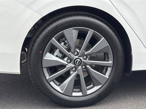 New 2026 Nissan Sentra SL w/ Floor Mat Package FWD image 32