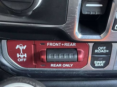 Used 2024 Jeep Wrangler Unlimited Rubicon w/ Technology Group AWD/4WD image 28