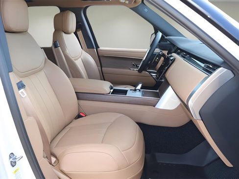 New 2025 Land Rover Range Rover Long Wheelbase SE image 18