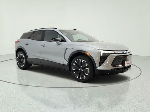 Used 2024 Chevrolet Blazer EV RS AWD/4WD image 3