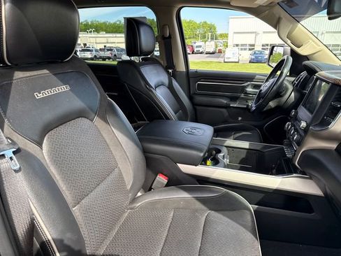 Used 2019 RAM 1500 Laramie AWD/4WD image 13