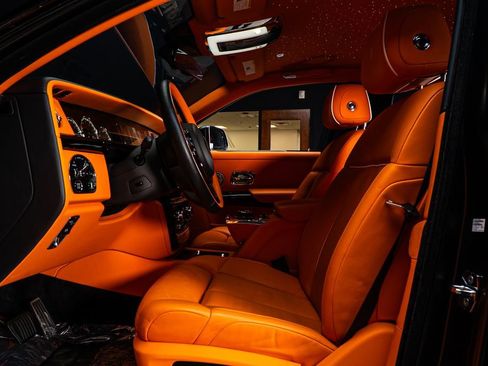 Used 2024 Rolls-Royce Phantom Sedan RWD image 39
