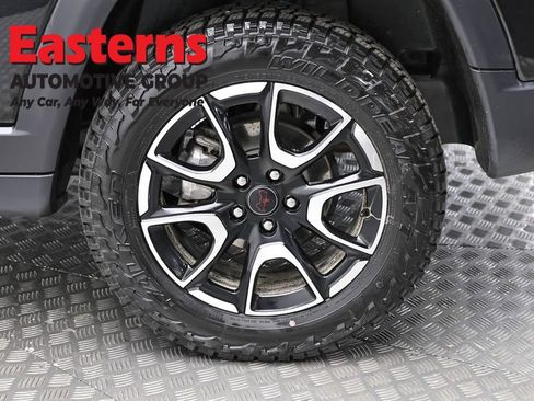 Used 2025 Jeep Compass Trailhawk AWD/4WD image 8