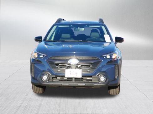 Certified 2025 Subaru Outback Premium image 2