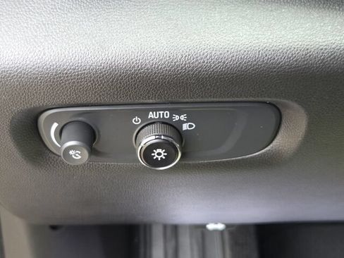 Used 2023 Chevrolet Traverse LT w/ LT Premium Package FWD image 27