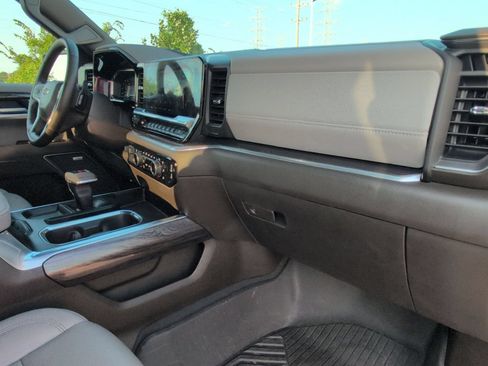 Used 2025 Chevrolet Silverado 1500 LTZ w/ Z71 Off-Road Package AWD/4WD image 31