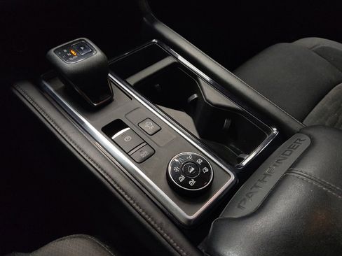 Used 2022 Nissan Pathfinder SV AWD/4WD image 26