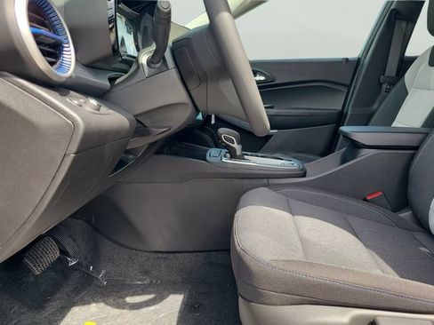 New 2026 Chevrolet Trax LS w/ LS Convenience Package FWD image 19