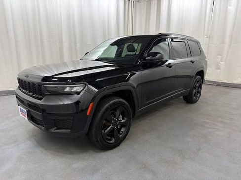 Used 2023 Jeep Grand Cherokee L Laredo AWD/4WD image 2