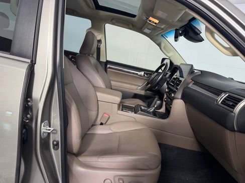Used 2022 Lexus GX 460 Luxury w/ Sport Design Package image 30