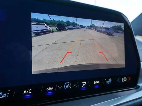 Used 2026 Chevrolet Traverse LT AWD/4WD image 31