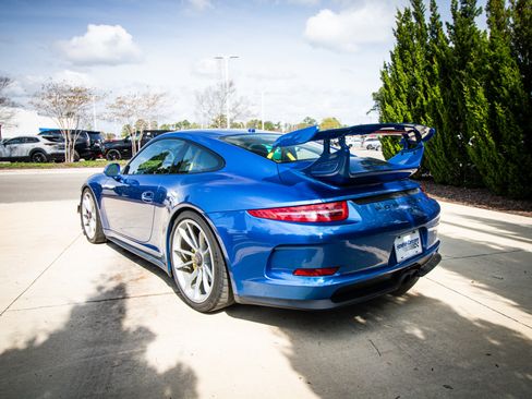 Used 2014 Porsche 911 GT3 image 8