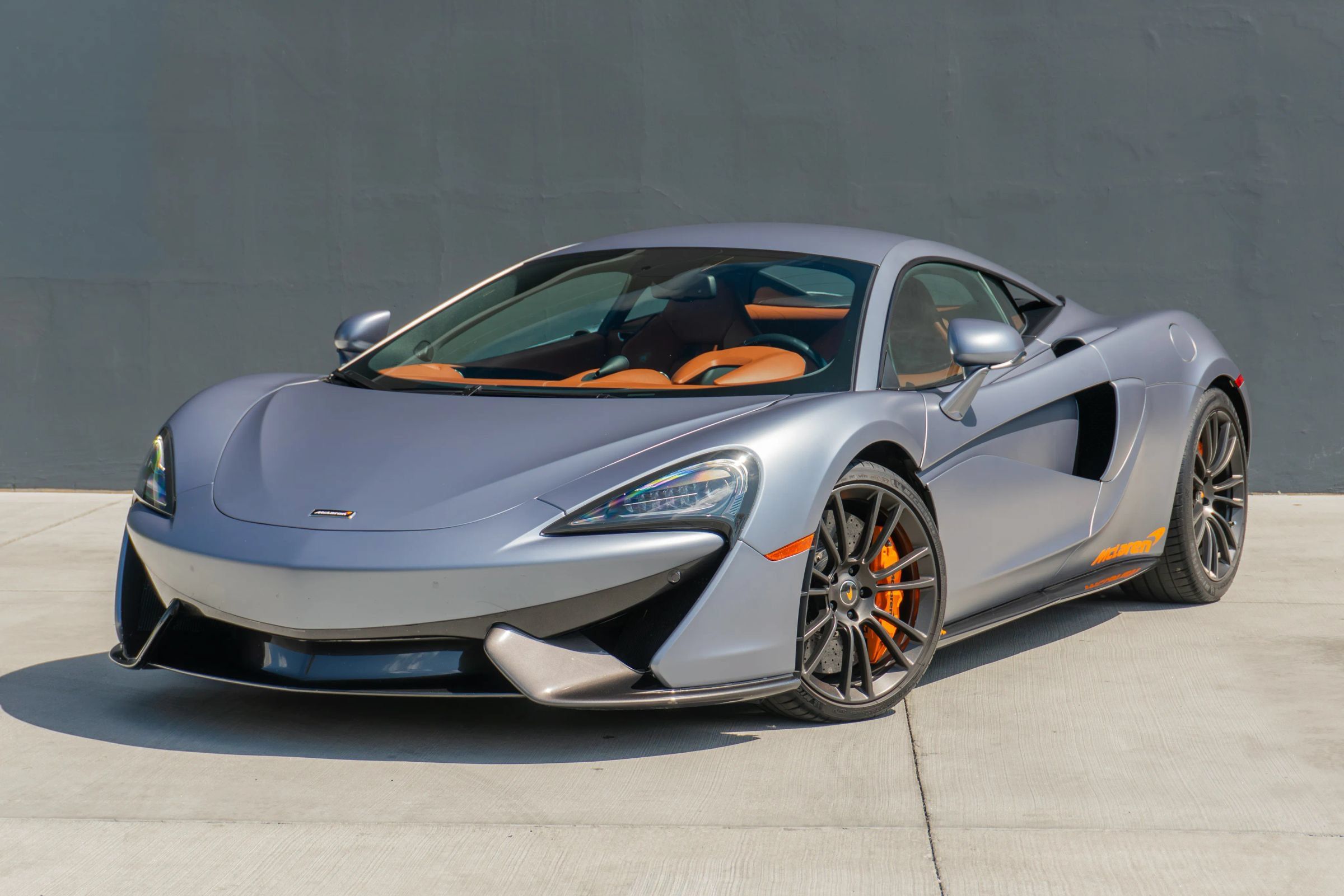 Used 2017 McLaren 570S Coupe RWD image 3