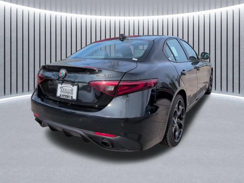 Used 2023 Alfa Romeo Giulia Estrema AWD/4WD image 9