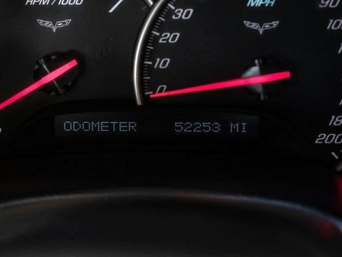 Used 2005 Chevrolet Corvette Coupe w/ Preferred Equipment Group RWD image 19