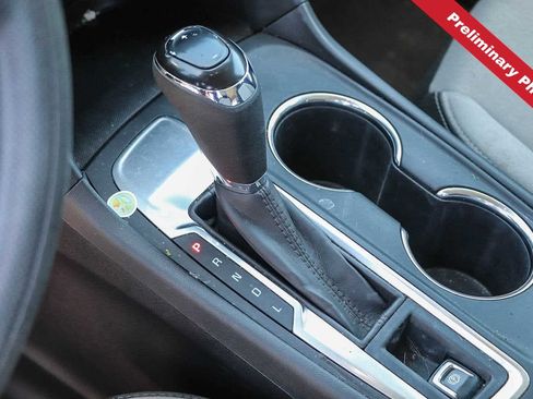 Used 2019 Chevrolet Equinox LS FWD image 16