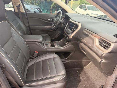 Used 2021 GMC Acadia Denali w/ Denali Technology Package FWD image 13