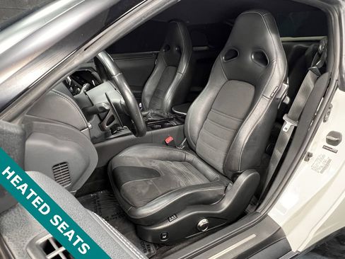 Used 2016 Nissan GT-R Premium image 3