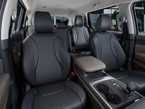 New 2026 Kia Carnival image 16