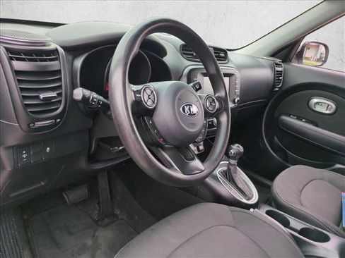 Used 2018 Kia Soul + FWD image 10