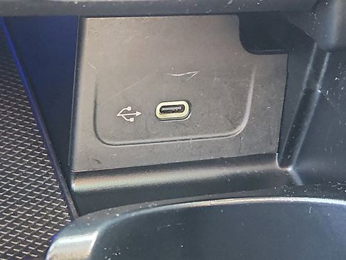 Used 2023 Mercedes-Benz C 300 4MATIC Sedan image 24