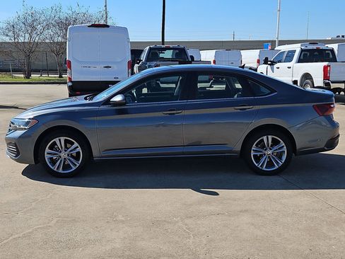 Used 2024 Volkswagen Jetta SE image 7