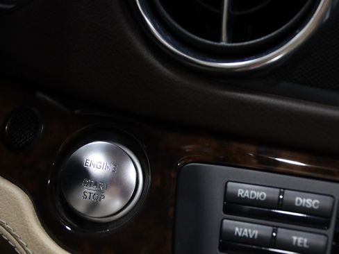 Used 2013 Mercedes-Benz SL 550 w/ Premium Pkg image 64