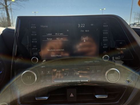 Used 2021 Toyota Highlander LE image 44