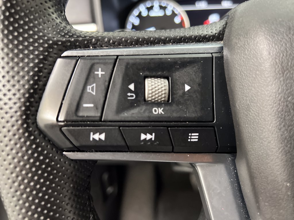 Used 2025 Mitsubishi Outlander SE FWD image 52