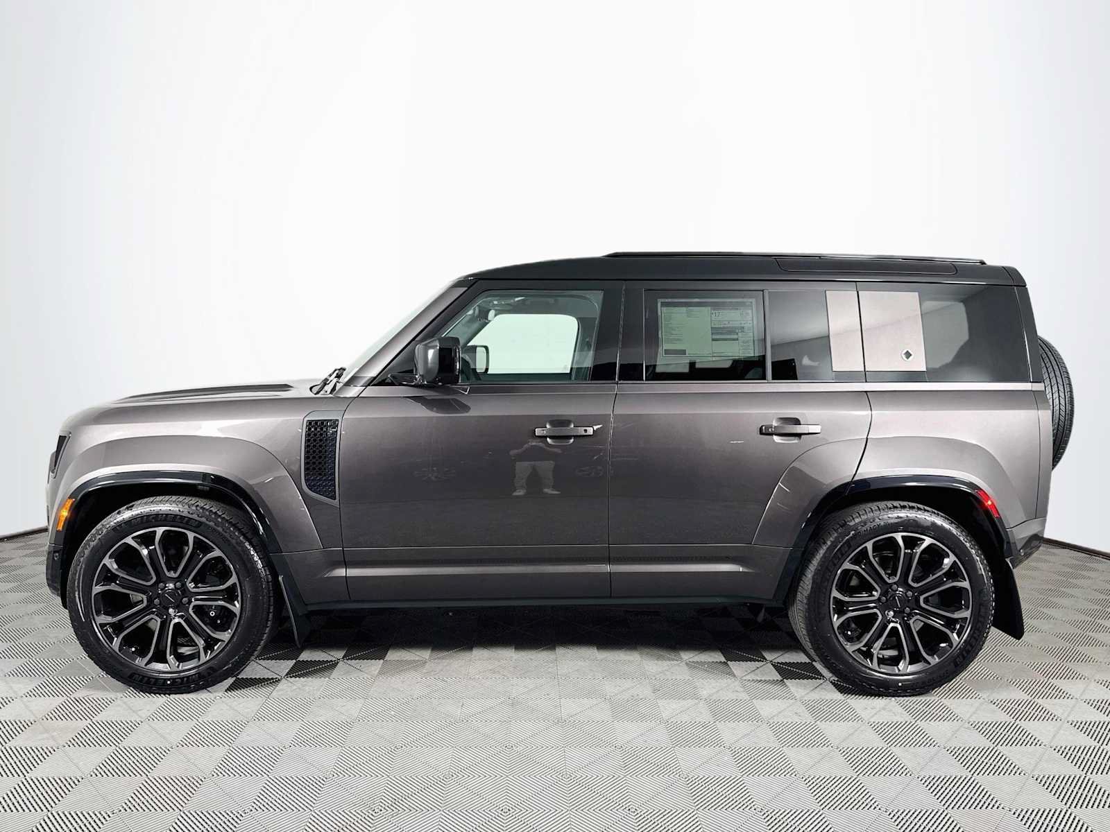 New 2026 Land Rover Defender 110 OCTA AWD/4WD image 8