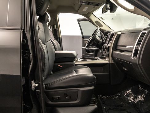 Used 2018 RAM 3500 Laramie w/ Convenience Group AWD/4WD image 38