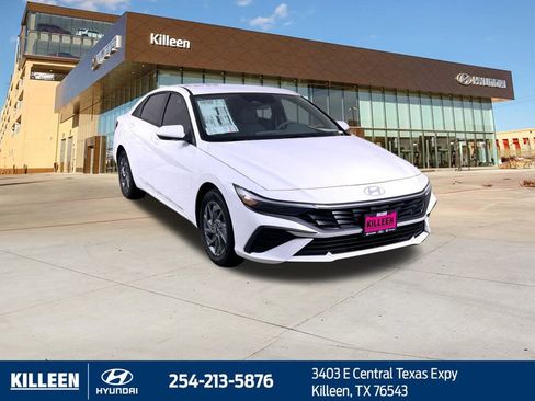 New 2025 Hyundai Elantra Blue image 10