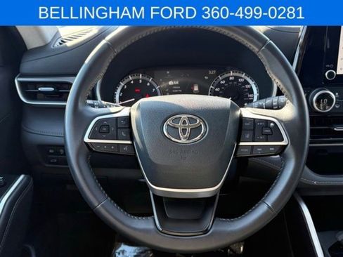 Used 2024 Toyota Highlander XLE image 22