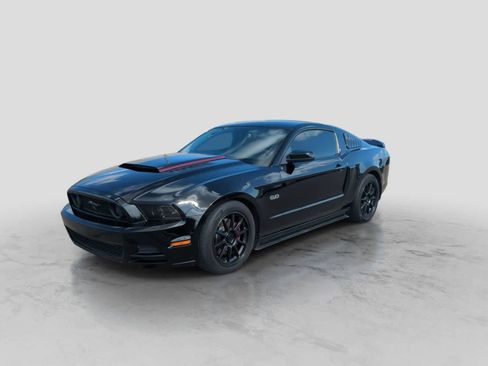 Used 2013 Ford Mustang GT Premium w/ Comfort Pkg RWD image 4