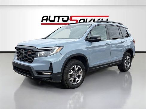 Used 2023 Honda Passport TrailSport image 3