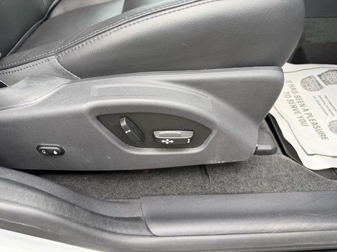 Used 2015 Volvo XC60 T5 Platinum image 30