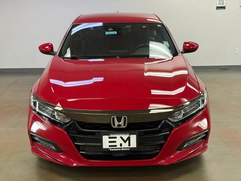 Used 2018 Honda Accord Sport image 3