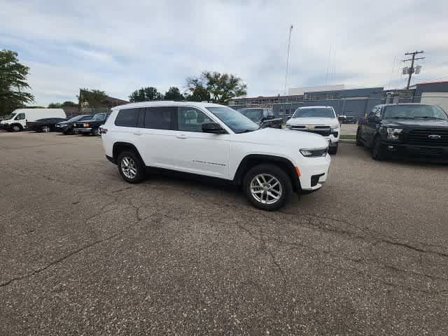 Used 2023 Jeep Grand Cherokee L Laredo AWD/4WD image 9