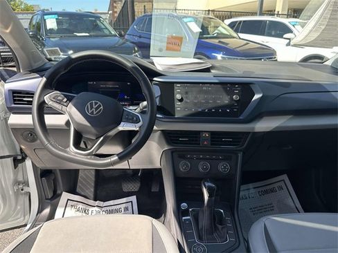 Certified 2022 Volkswagen Taos SE image 17